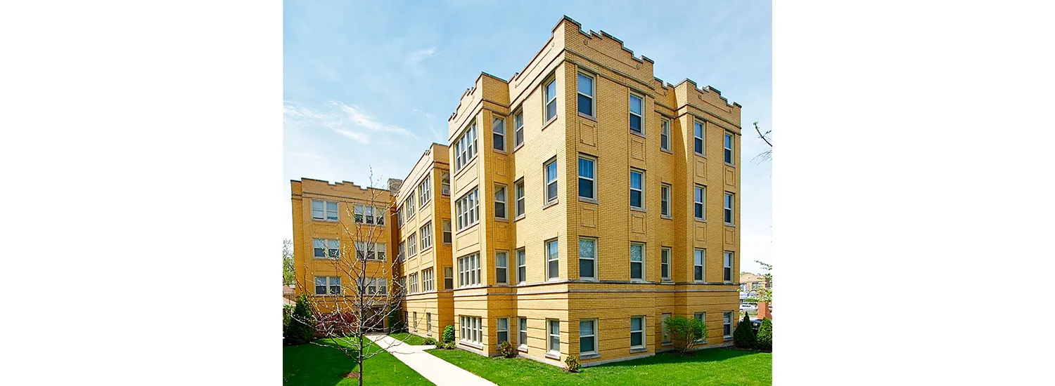 1532 N. Austin Blvd. #8 One-Bedroom Apartment